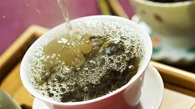 為什么茶湯里會(huì)有泡沫，到底是怎么回事？