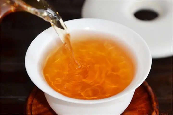 普洱生茶的十種湯色，教你一眼識別?