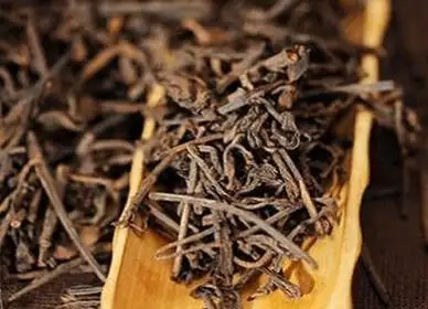 普洱茶的茶梗含量控制在多少算合理？