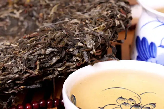喝普洱茶，生茶和熟茶哪個更適合你？