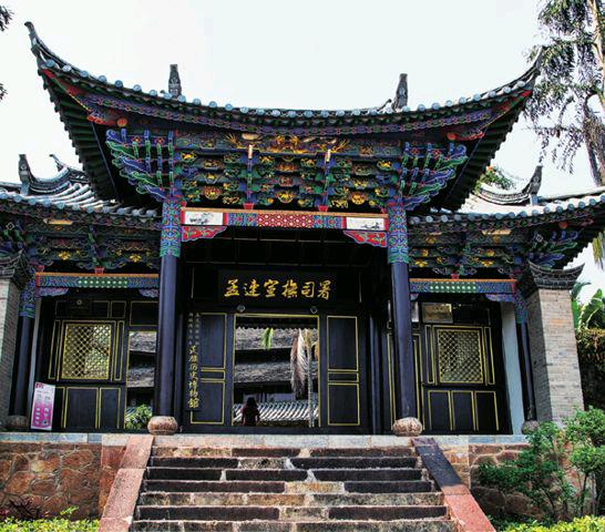 中國(guó)普洱茶產(chǎn)業(yè)集團(tuán)生產(chǎn)的傣王陳韻作為泰國(guó)皇室成員御用產(chǎn)品